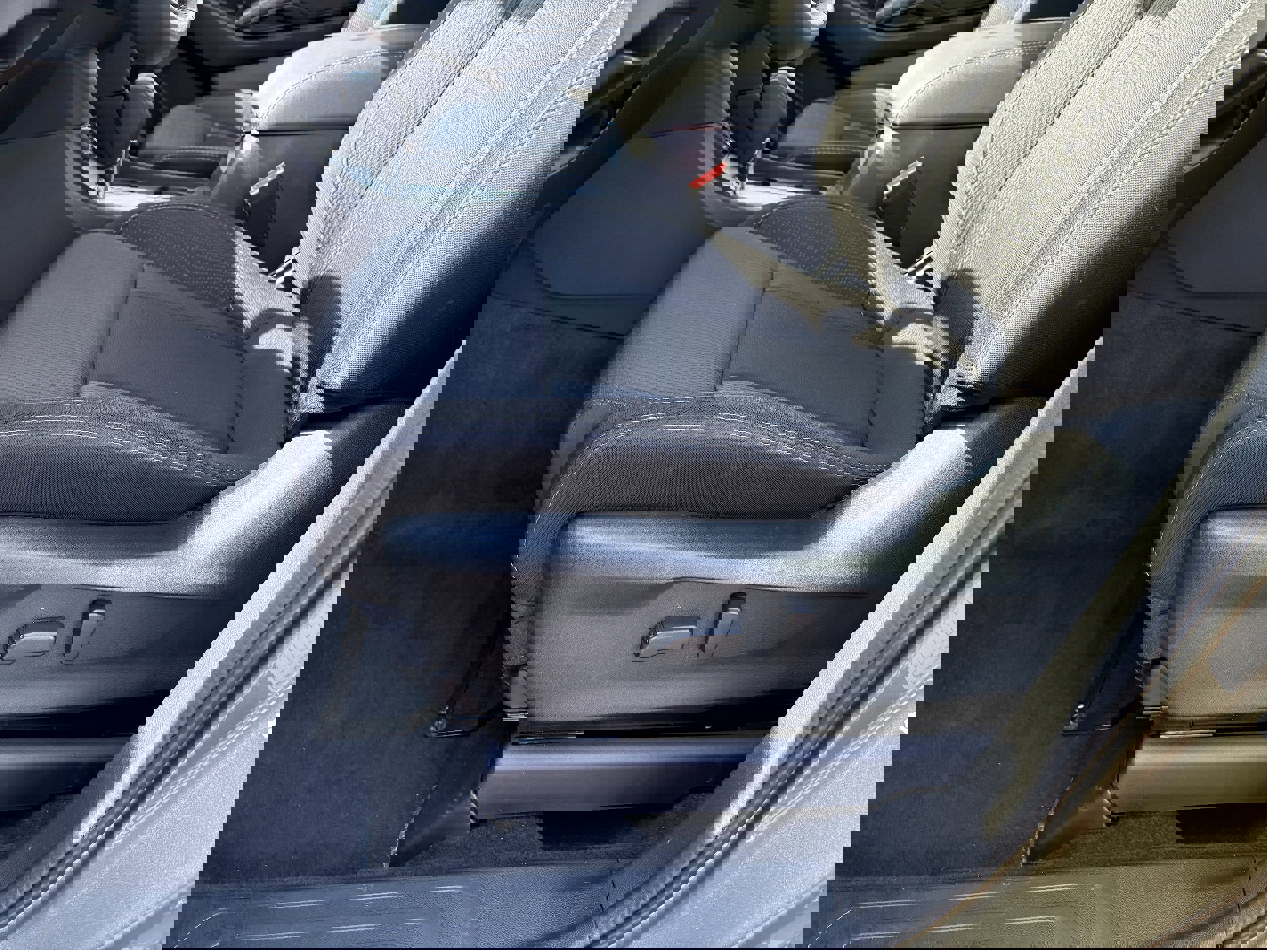 Certified 2025 Subaru Ascent Premium image 27