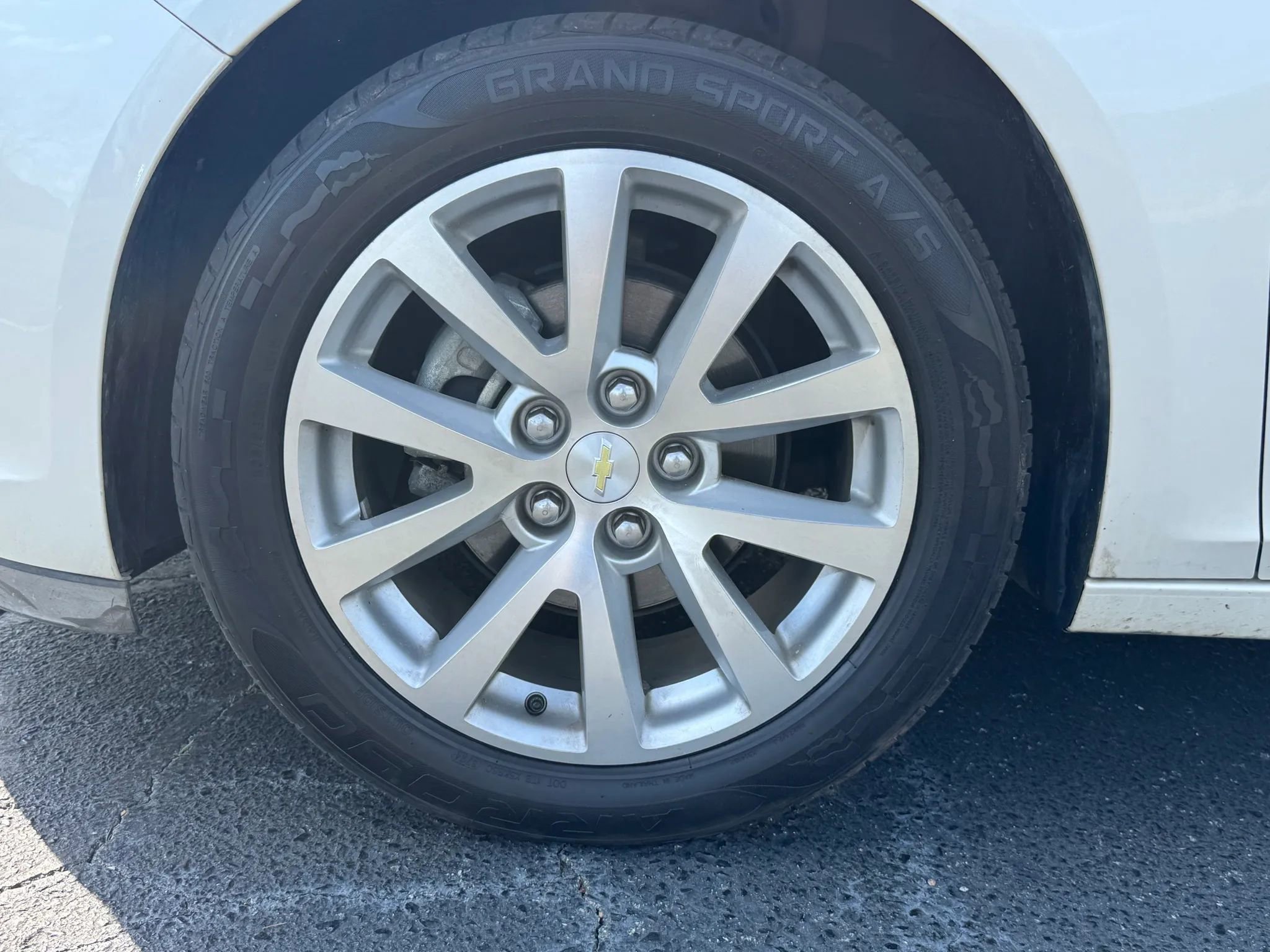 Used 2013 Chevrolet Malibu LTZ FWD image 2