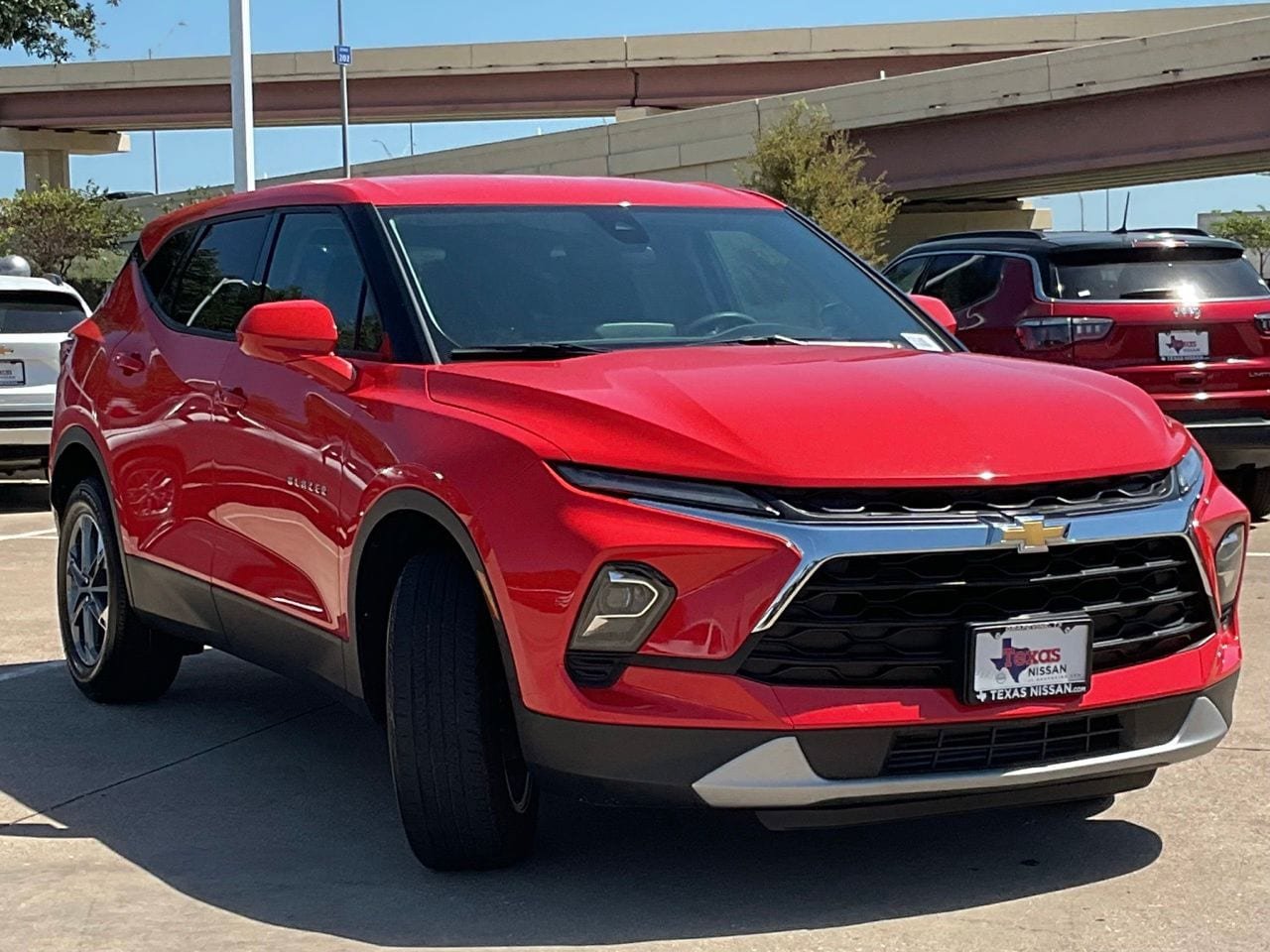 Used 2025 Chevrolet Blazer LT FWD image 3