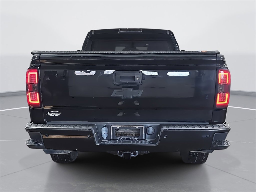 Used 2017 Chevrolet Silverado 1500 LT w/ Midnight Edition image 4