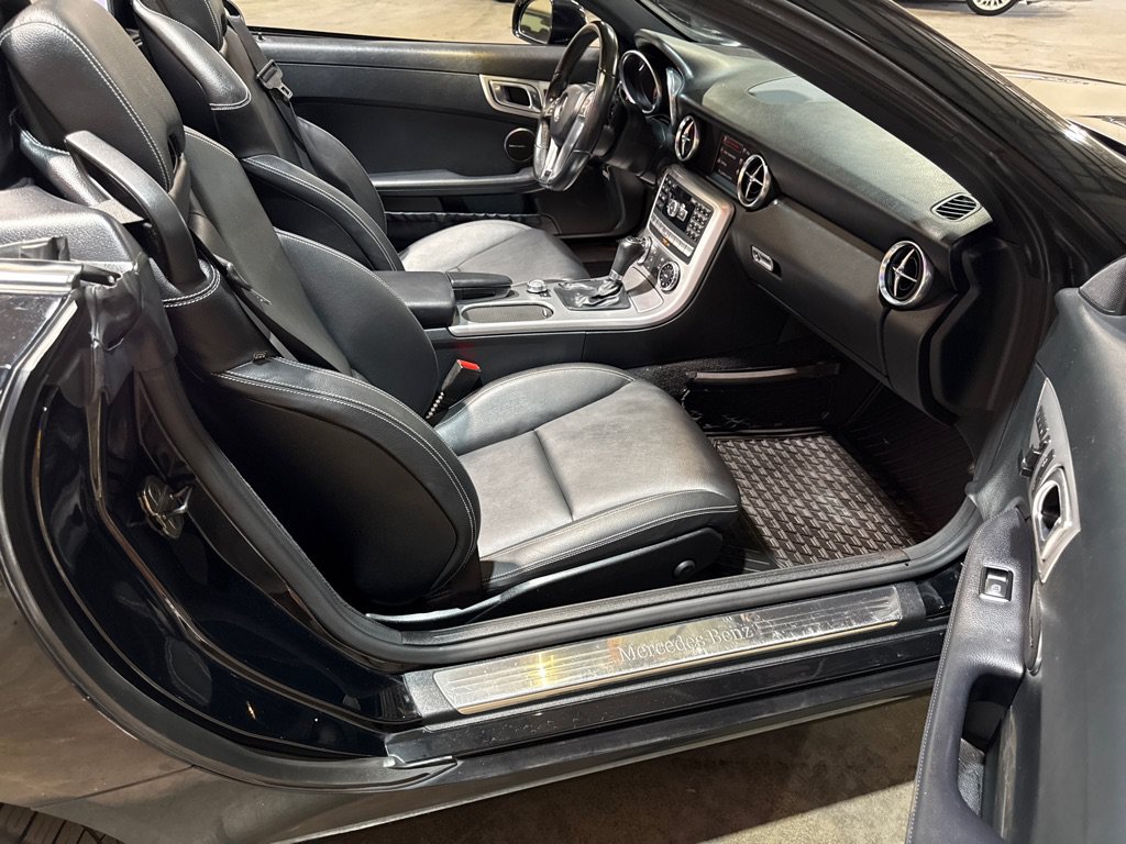 Used 2013 Mercedes-Benz SLK 250 image 15