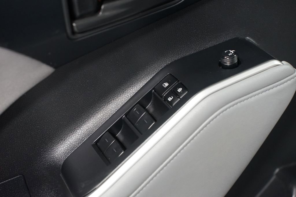 Certified 2024 Toyota Highlander LE image 32