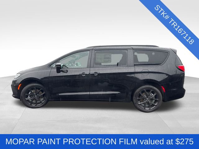 New 2026 Chrysler Pacifica Limited w/ S Appearance Package AWD/4WD image 4