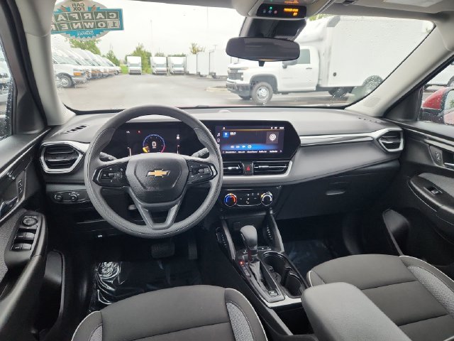 Used 2025 Chevrolet TrailBlazer LT AWD/4WD image 31