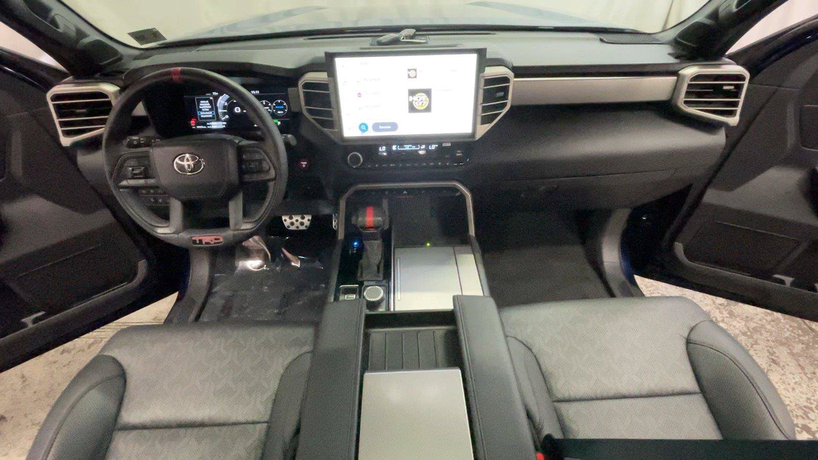 Used 2025 Toyota Sequoia Limited w/ TRD Off-Road Package AWD/4WD image 29