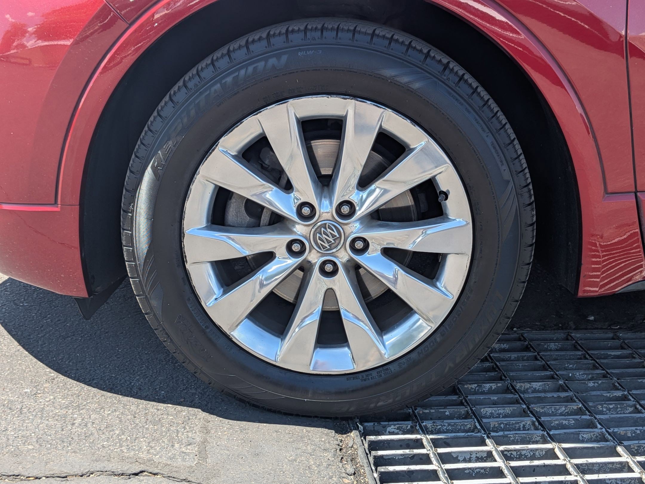 Used 2018 Buick Envision Essence w/ LPO, Active Package FWD image 10