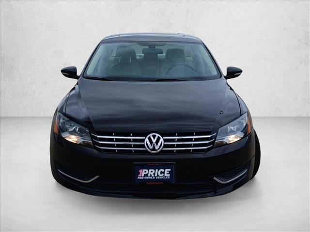 Used 2012 Volkswagen Passat 2.5 SEL FWD image 2