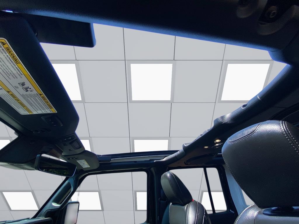 Used 2022 Jeep Wrangler Unlimited Sahara image 24