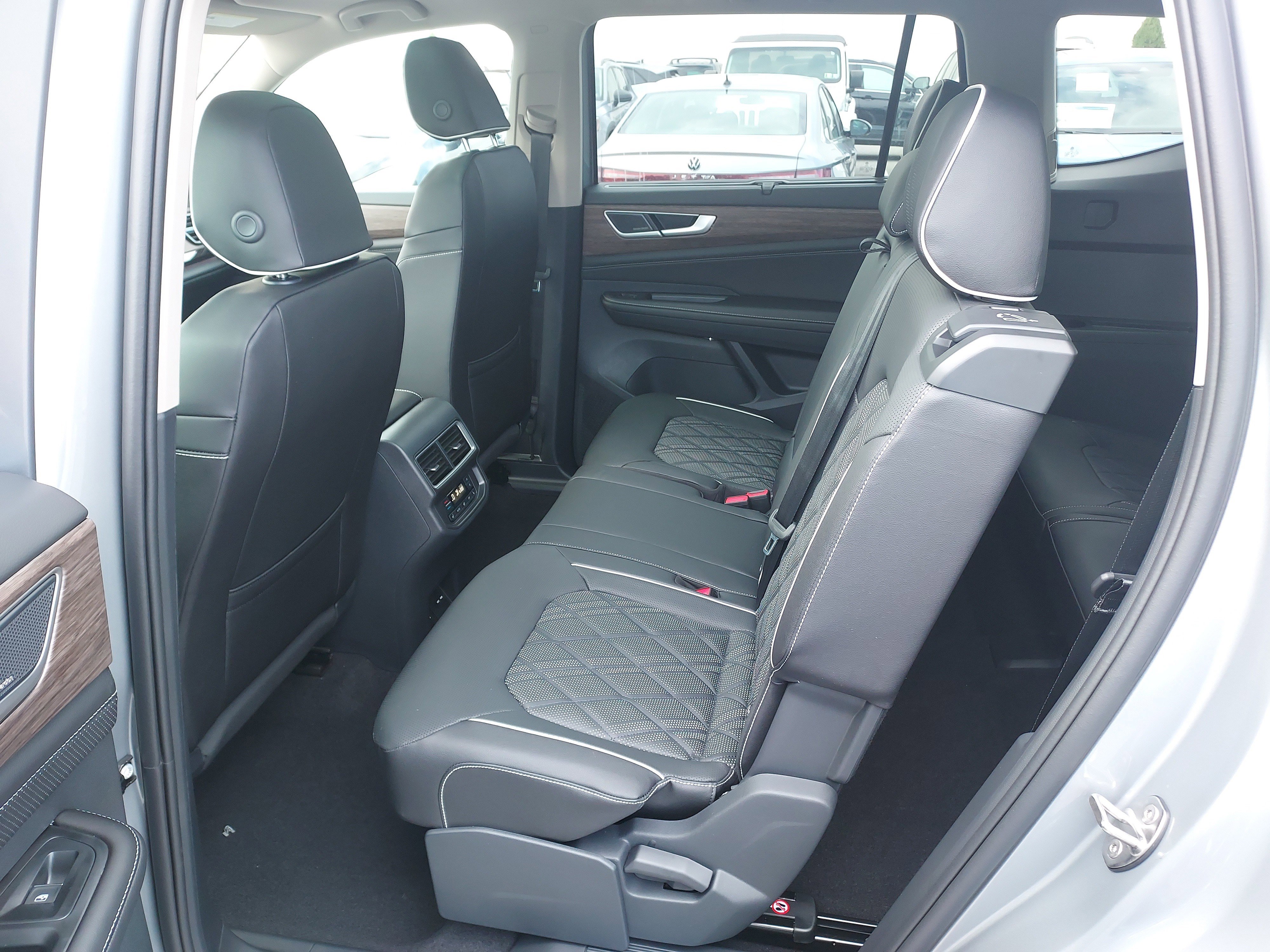 New 2026 Volkswagen Atlas SEL Premium R-Line image 17