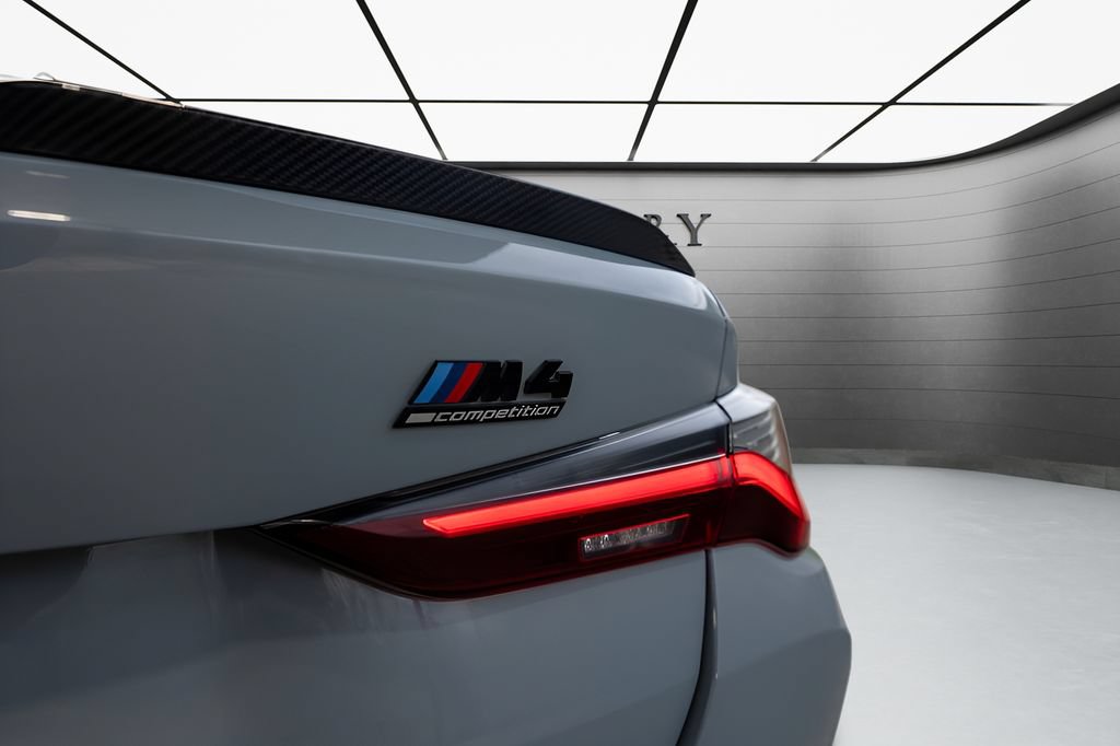 Used 2022 BMW M4 Competition w/ M Carbon Exterior Package RWD image 19