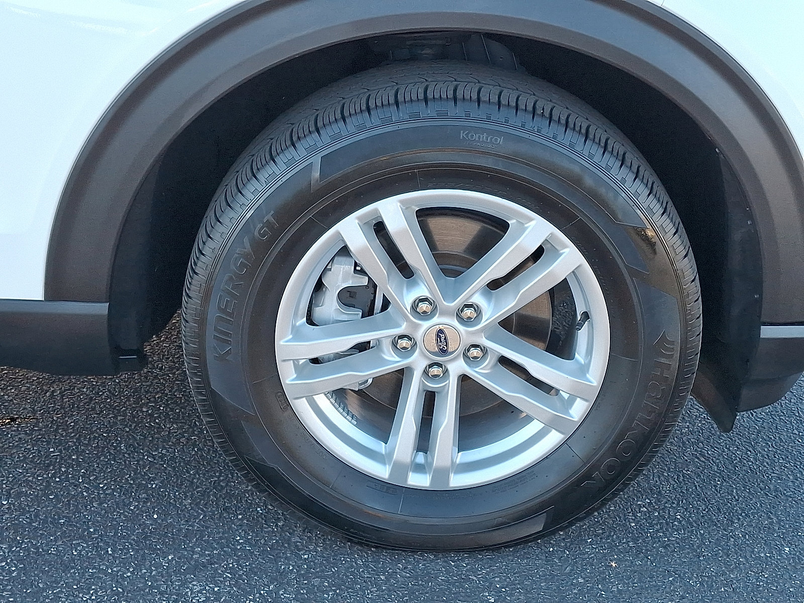 Used 2023 Ford Explorer XLT w/ Equipment Group 202A image 8