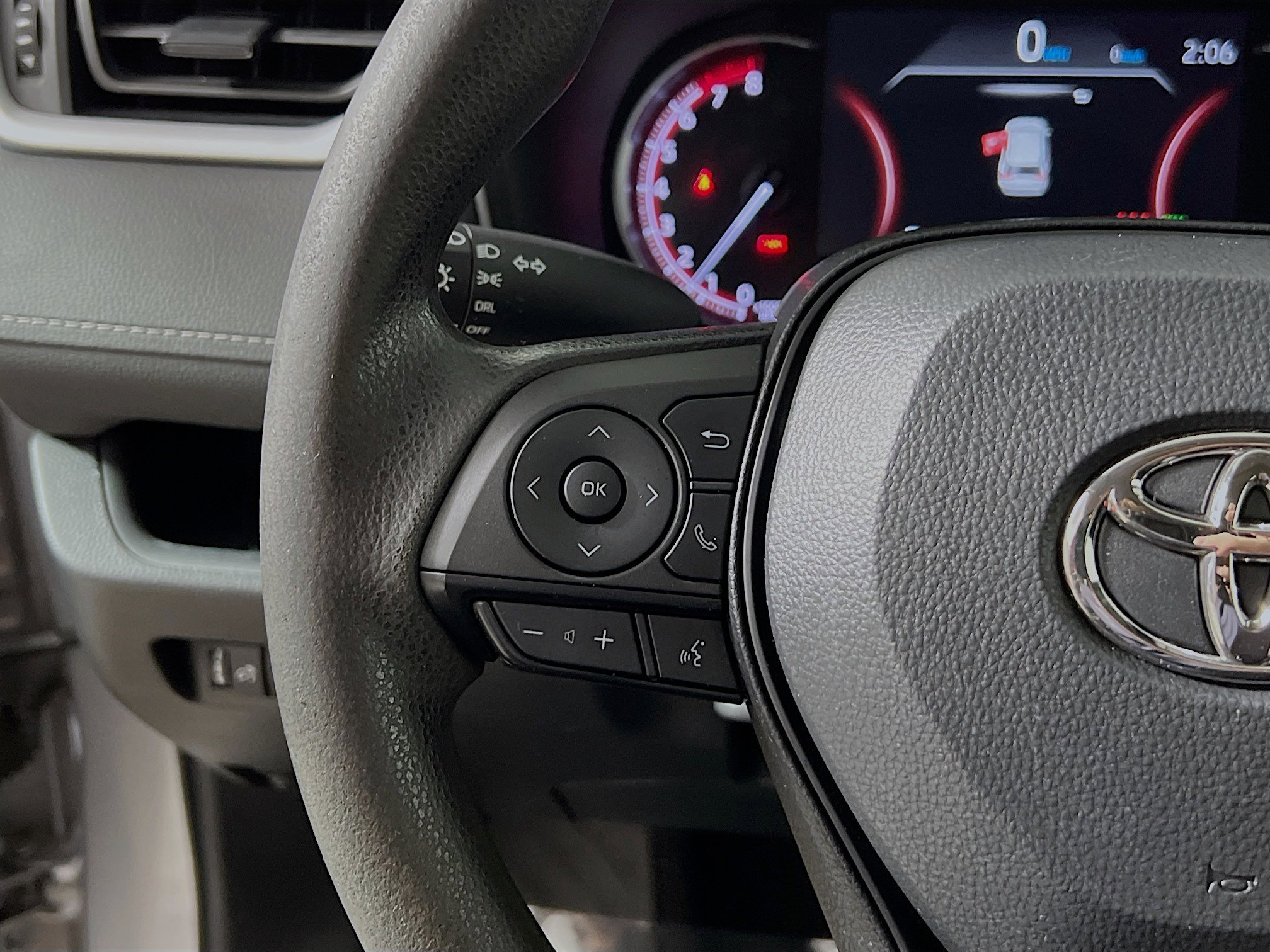 Used 2023 Toyota RAV4 LE image 19