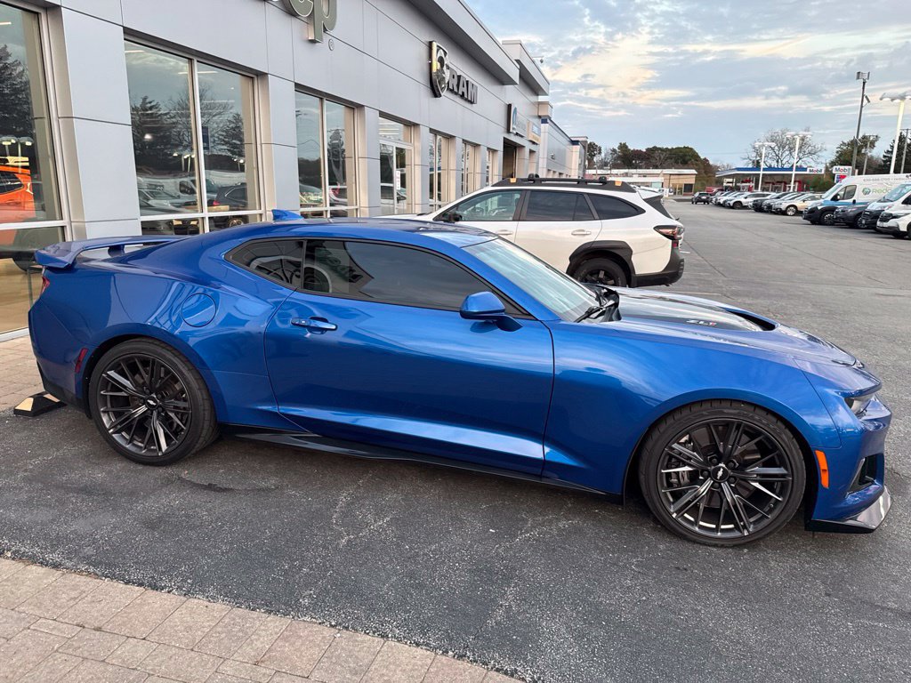 Used 2018 Chevrolet Camaro ZL1 RWD image 9