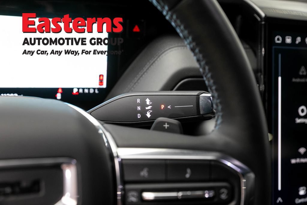 Used 2025 GMC Yukon Denali AWD/4WD image 13