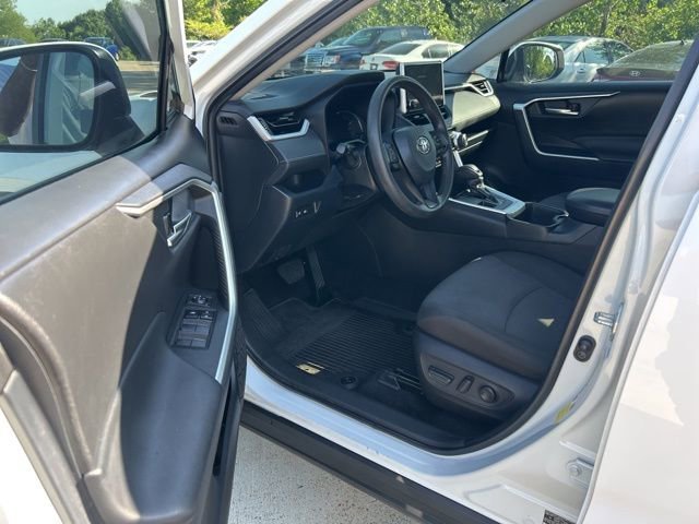 Used 2023 Toyota RAV4 XLE AWD/4WD image 10
