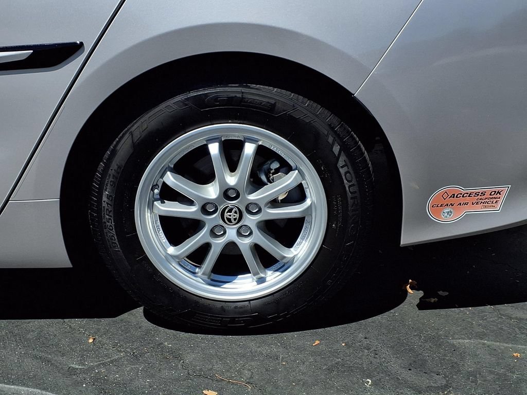 Used 2020 Toyota Prius Prime XLE FWD image 4
