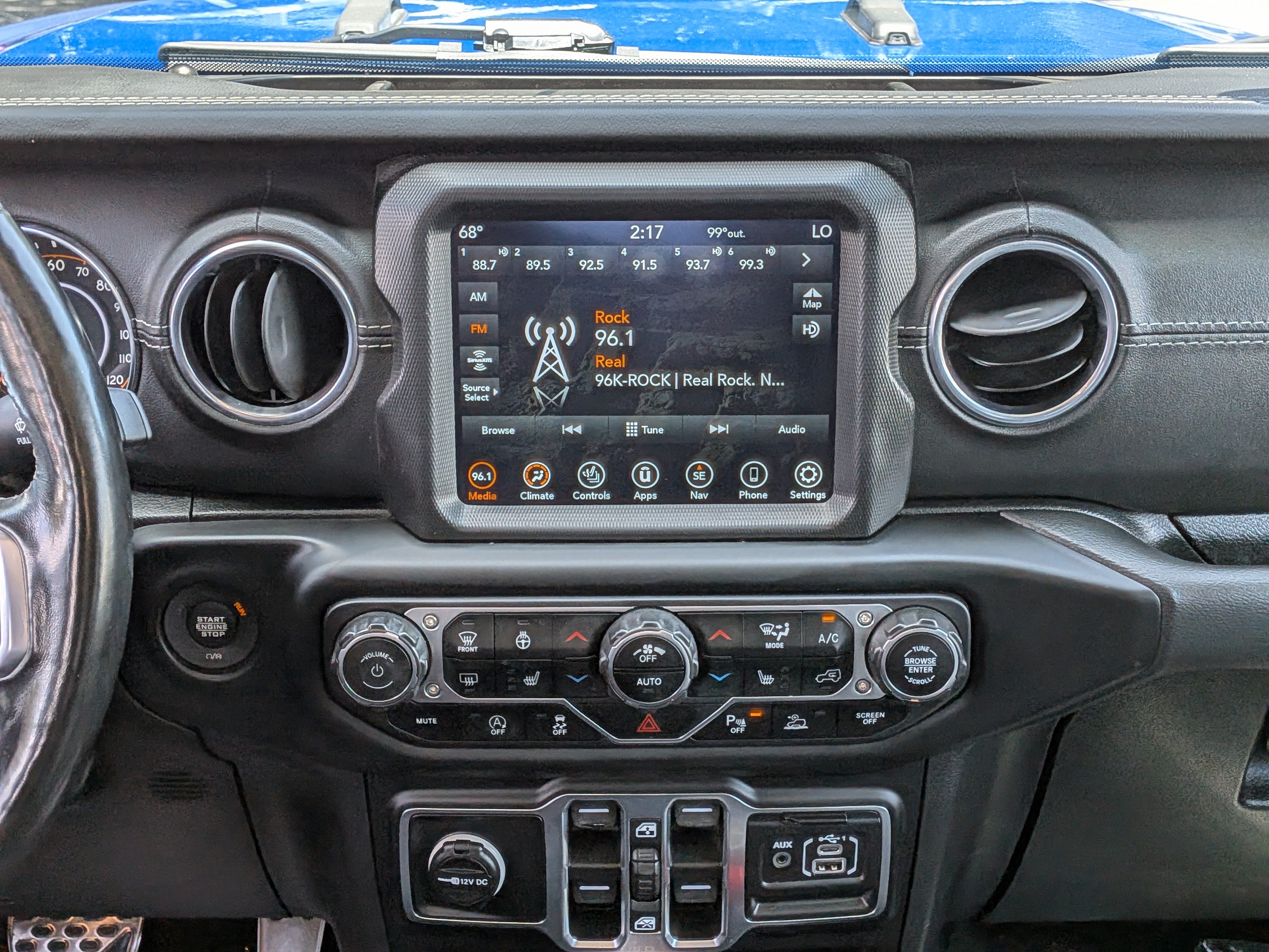 Used 2021 Jeep Gladiator Overland w/ Popular Equipment Package AWD/4WD image 19