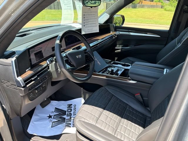 Certified 2025 Cadillac Escalade Sport Platinum w/ LPO, ONYX Package AWD/4WD image 10