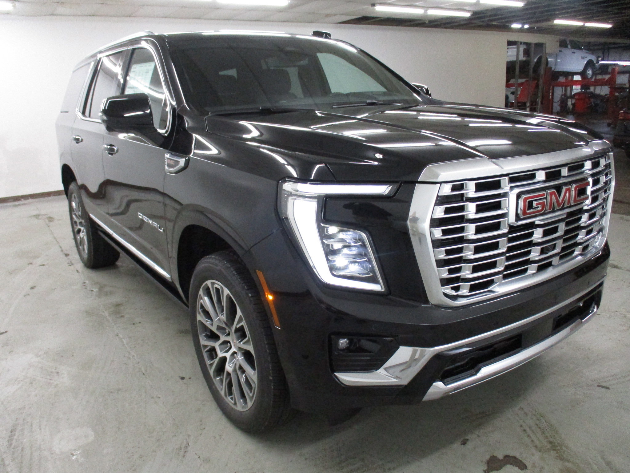 New 2026 GMC Yukon Denali AWD/4WD image 2