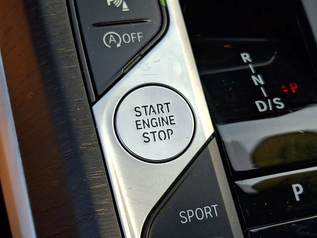 Used 2023 BMW 330i xDrive Sedan w/ Convenience Package AWD/4WD image 23