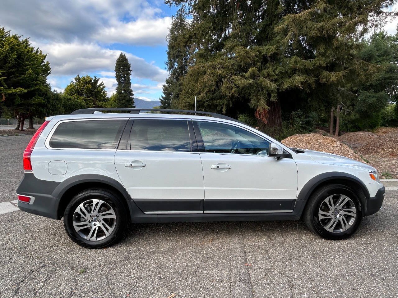 Used 2014 Volvo XC70 3.2 FWD image 13