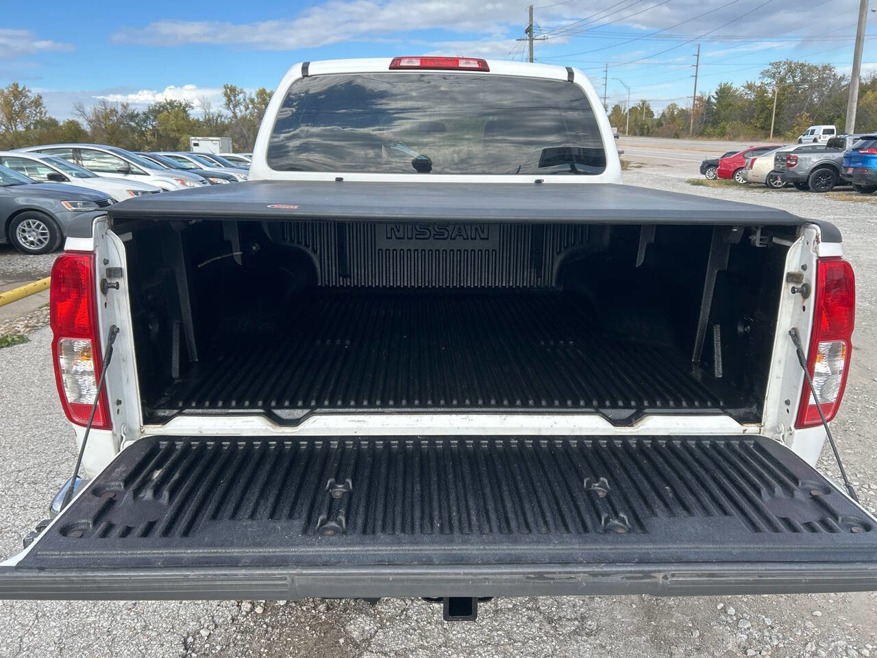 Used 2012 Nissan Frontier SV image 19