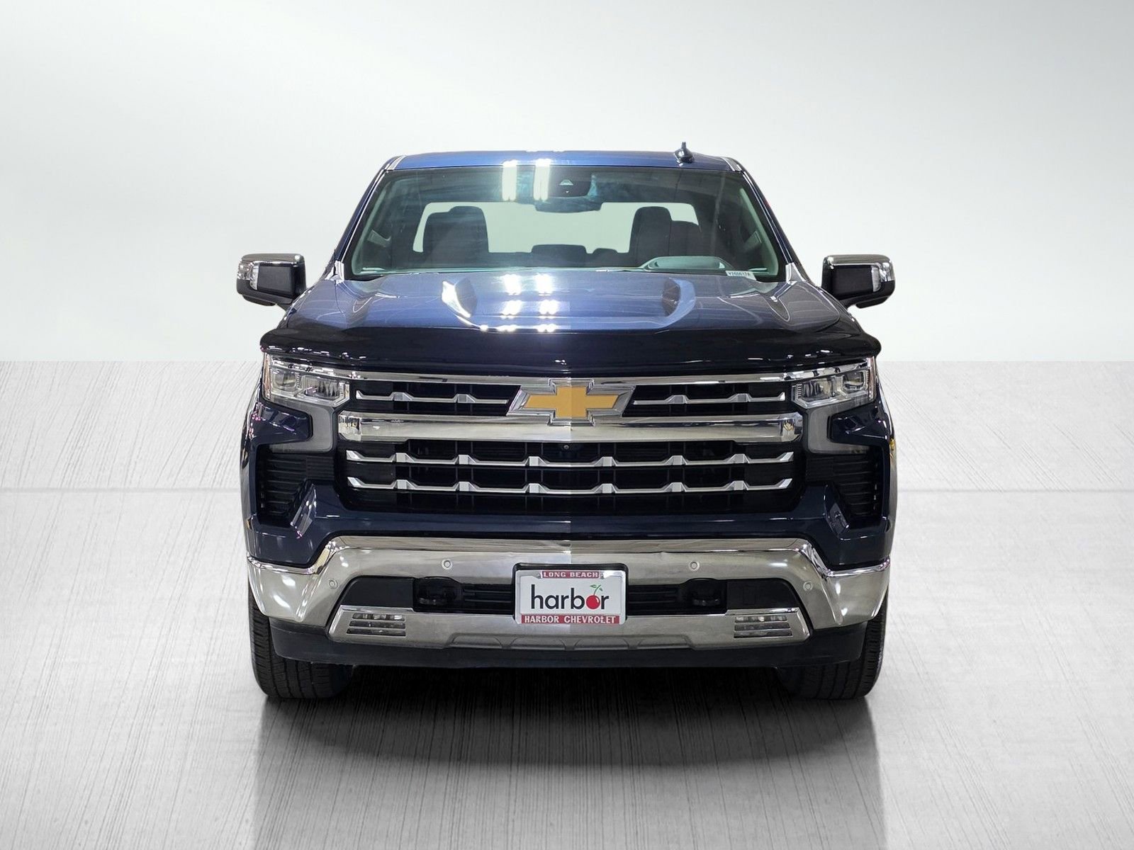 Used 2022 Chevrolet Silverado 1500 LTZ w/ LTZ Convenience Package II AWD/4WD image 2
