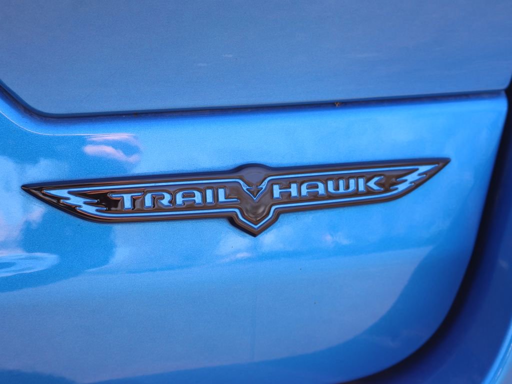 Used 2024 Jeep Grand Cherokee Trailhawk w/ Luxury Tech Group III AWD/4WD image 7