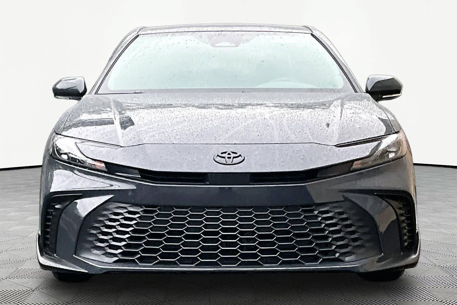 Used 2026 Toyota Camry SE FWD image 4