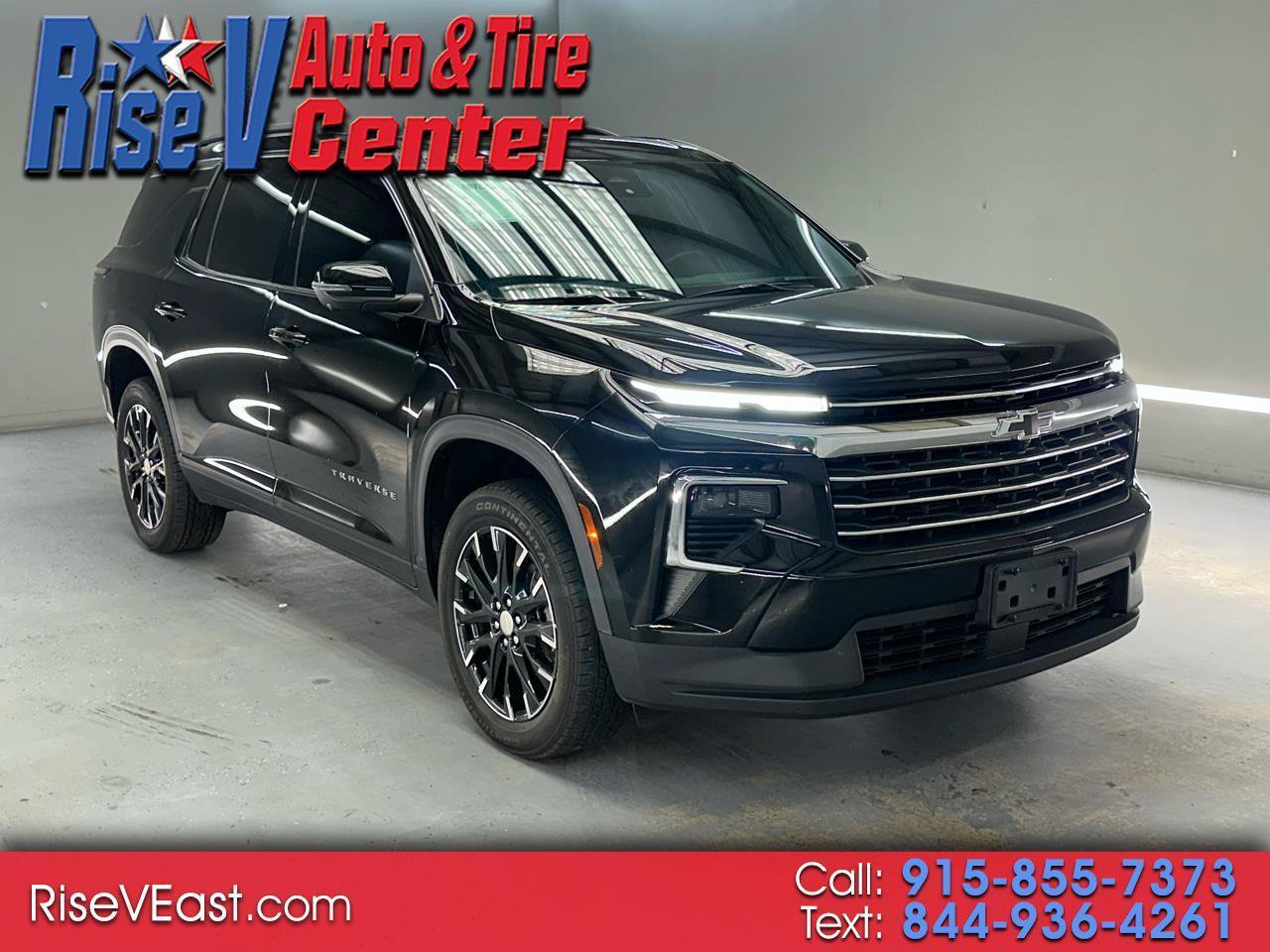 Used 2025 Chevrolet Traverse LT w/ Sun and Wheel Package FWD image 1