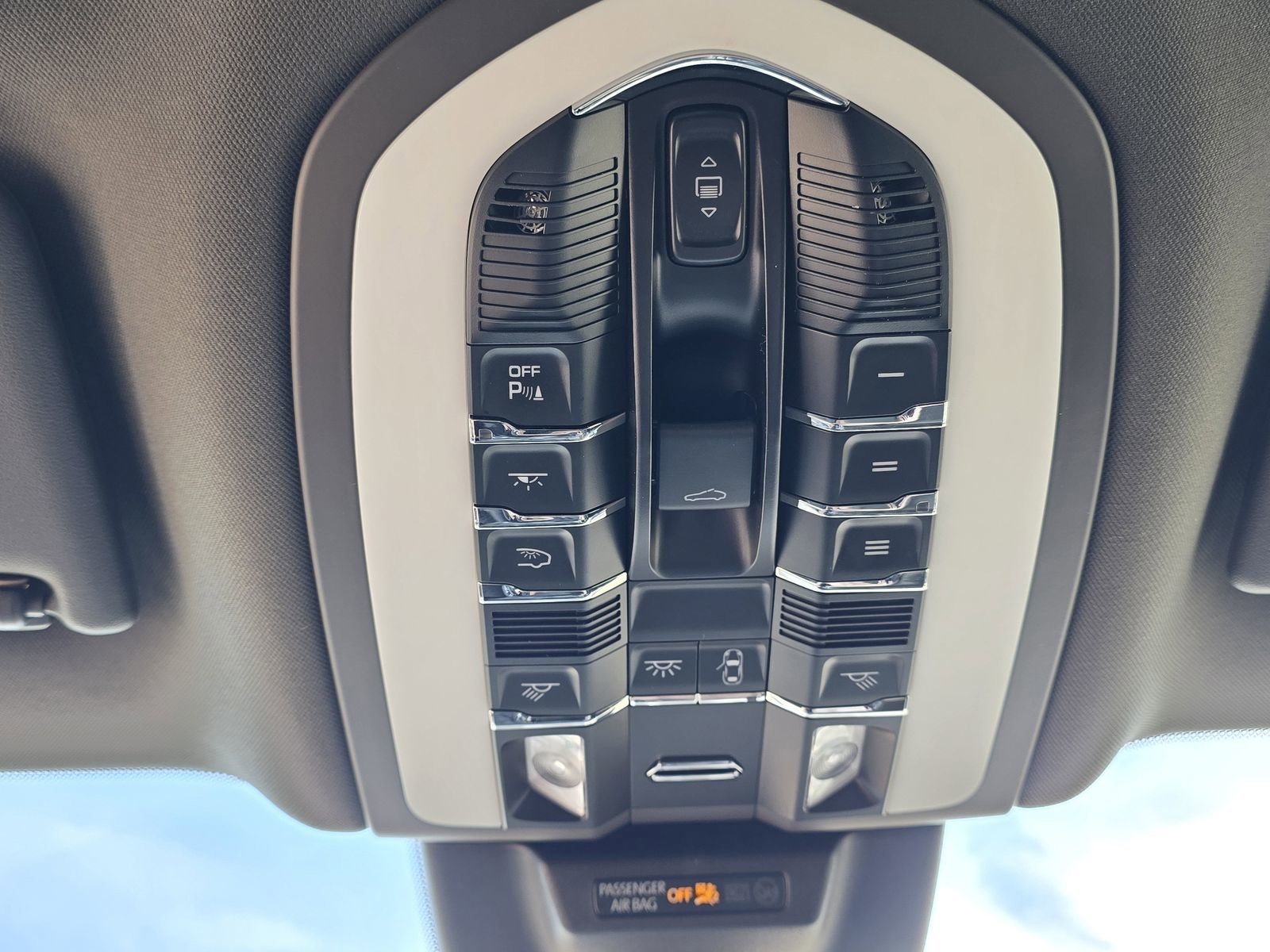 Used 2021 Porsche Macan S image 27