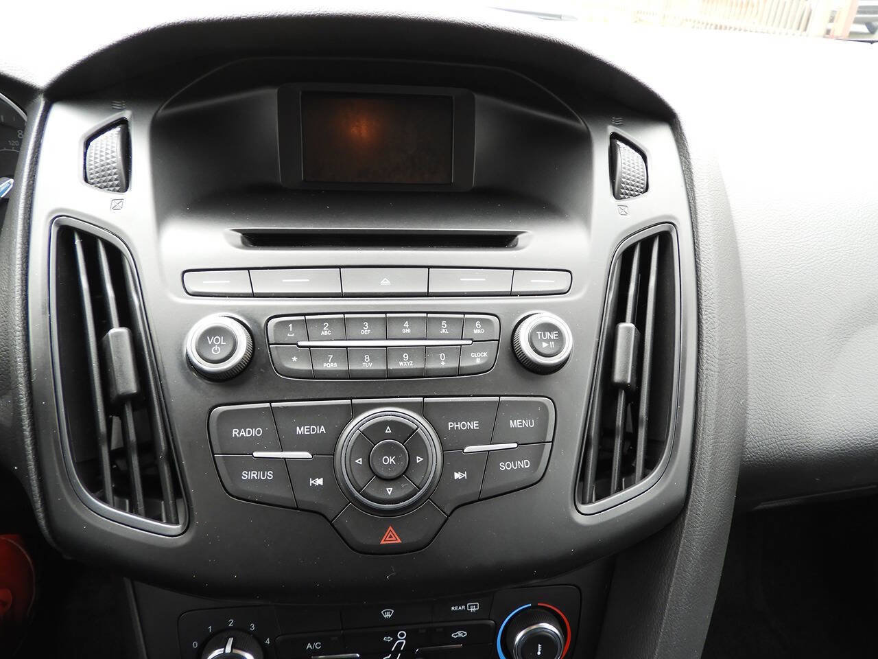 Used 2017 Ford Focus SE image 37