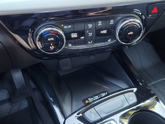 New 2026 Chevrolet Trax LT w/ Sunroof Package FWD image 28