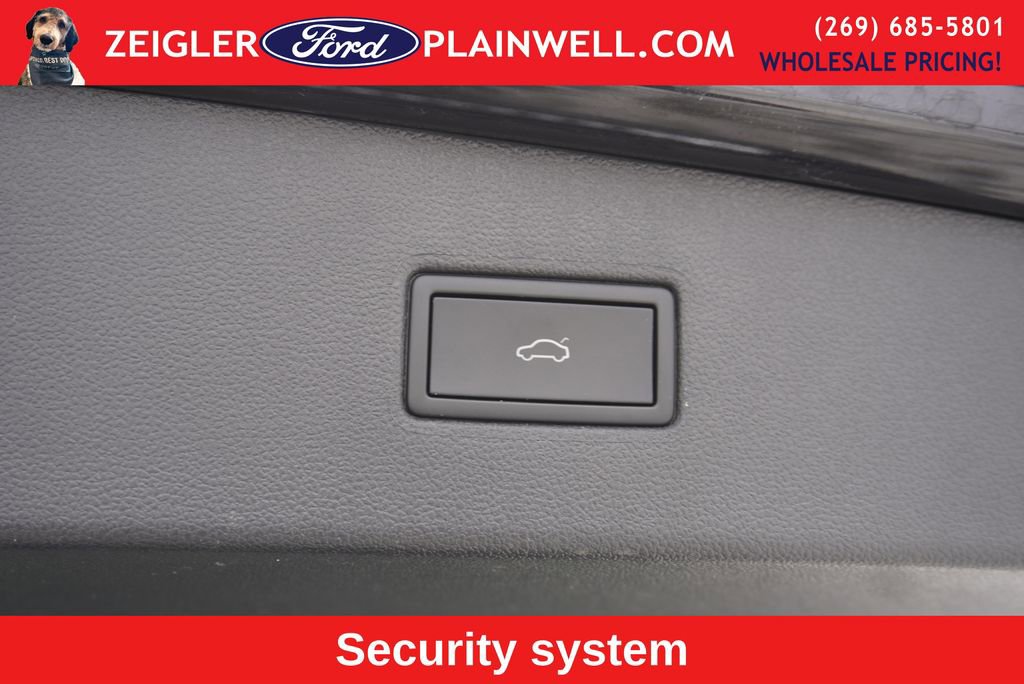 Used 2024 Volkswagen Tiguan Wolfsburg Edition image 10