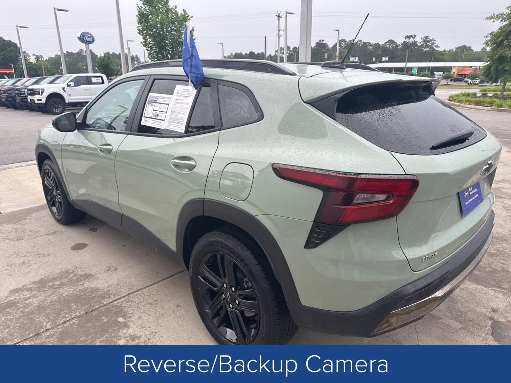 Used 2025 Chevrolet Trax ACTIV w/ Sunroof Package FWD image 4
