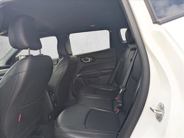 Used 2025 Jeep Compass Trailhawk image 14