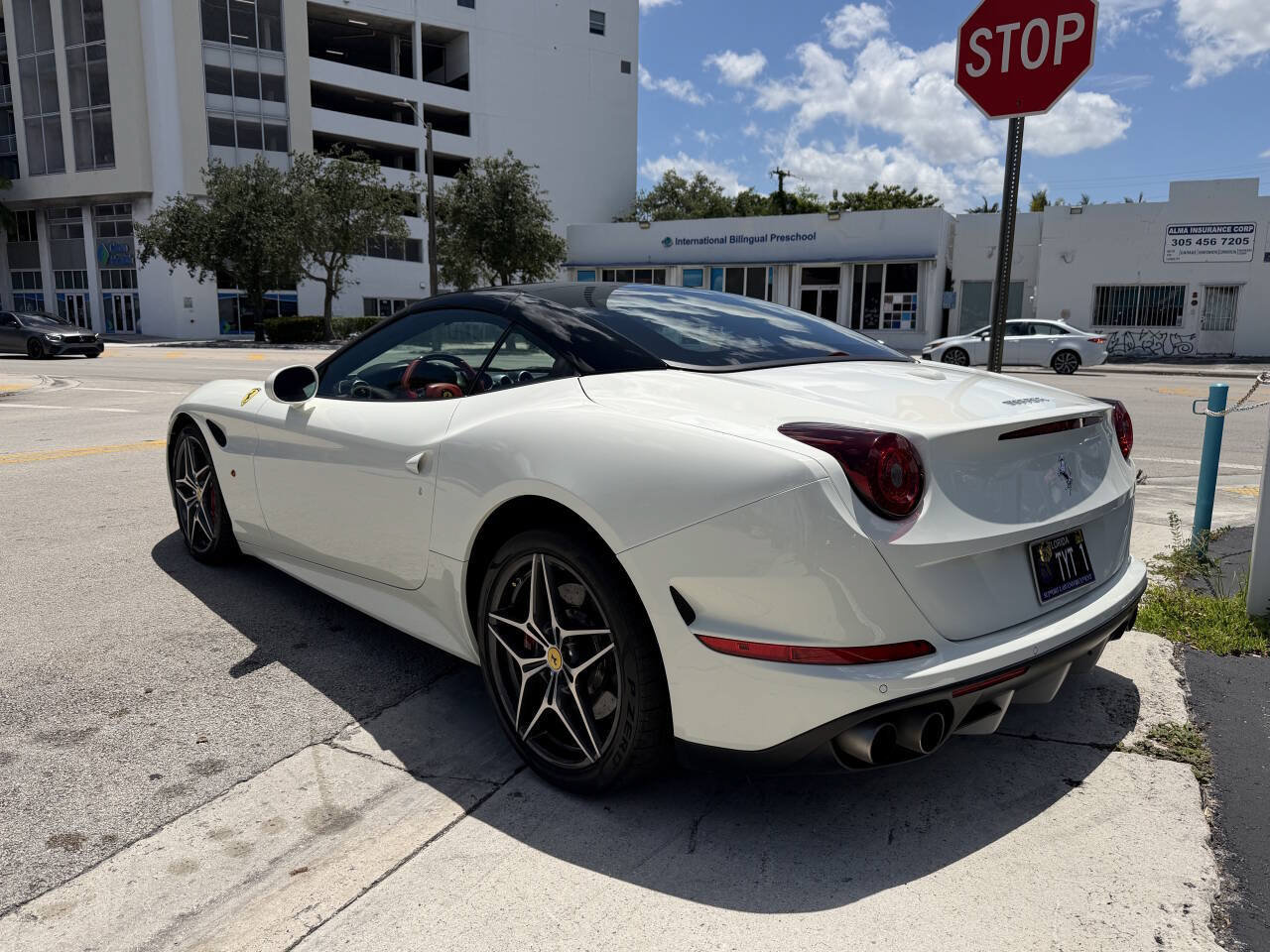 Used 2015 Ferrari California T RWD image 8