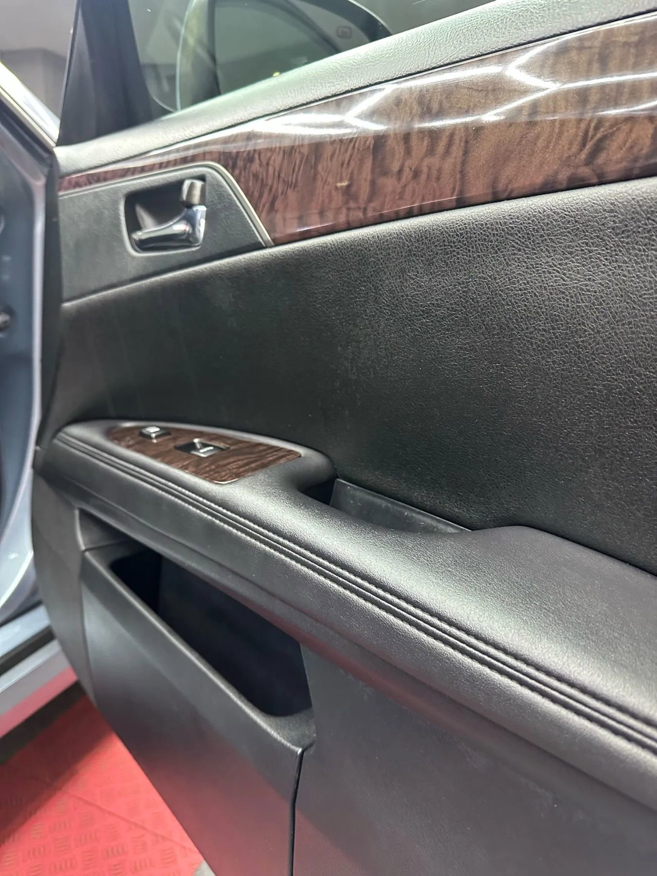 Used 2012 Toyota Avalon Limited image 27