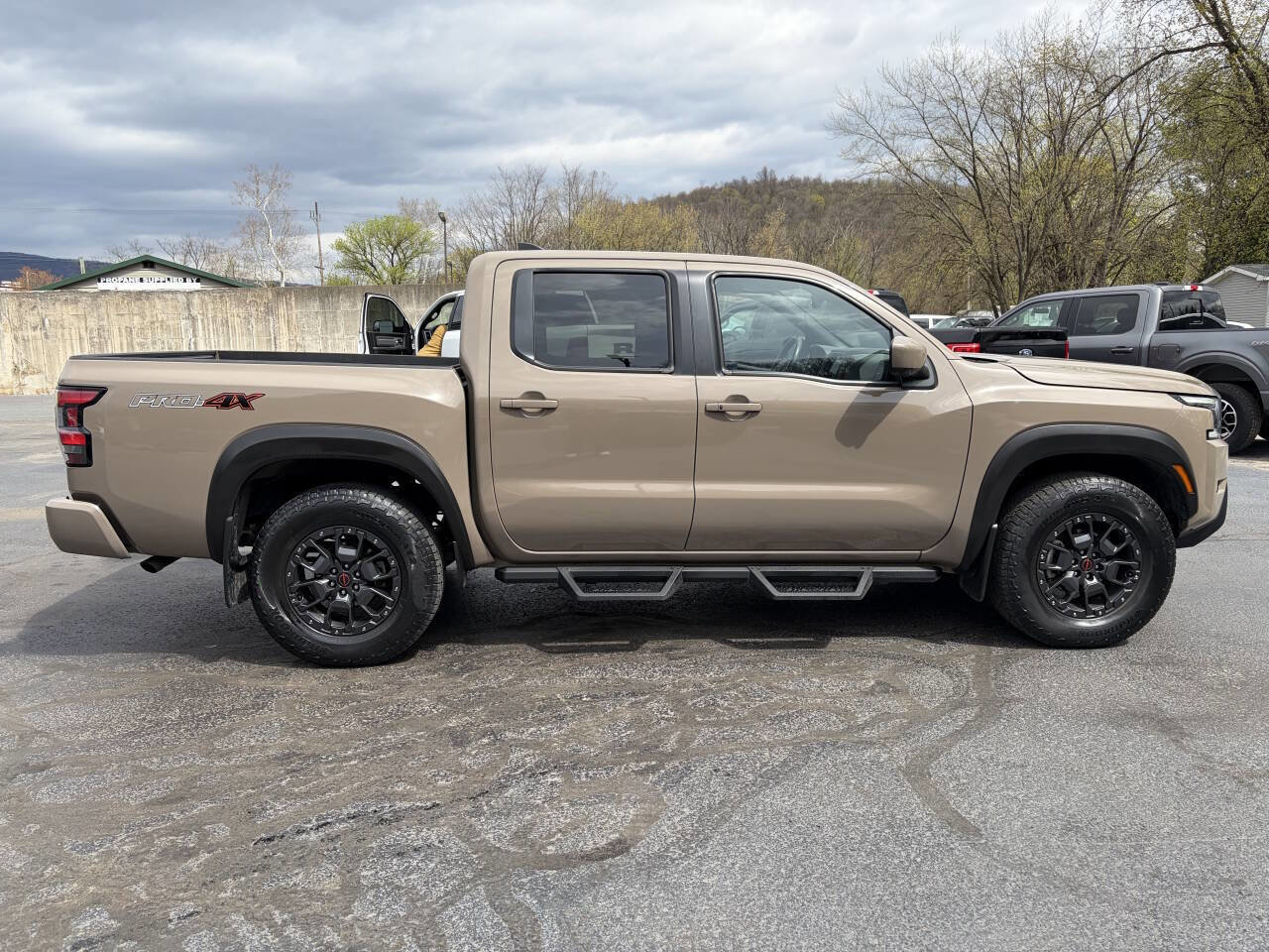Used 2023 Nissan Frontier PRO-4X w/ Pro-4X Premium Package image 10