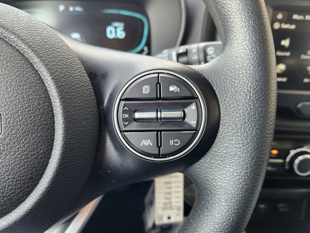 Used 2025 Kia Soul LX FWD image 28