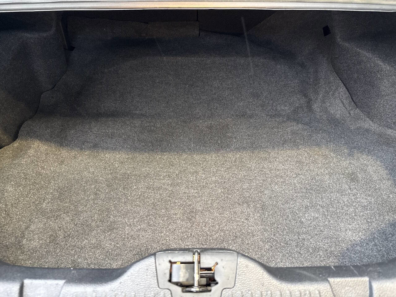 Used 2011 Ford Mustang GT RWD image 7
