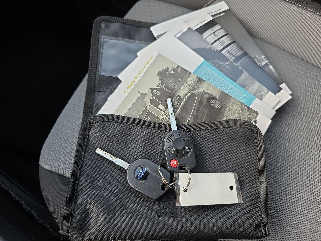 Used 2017 Ford Escape SE image 25