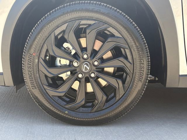 New 2026 Lexus UX 300h FWD image 10