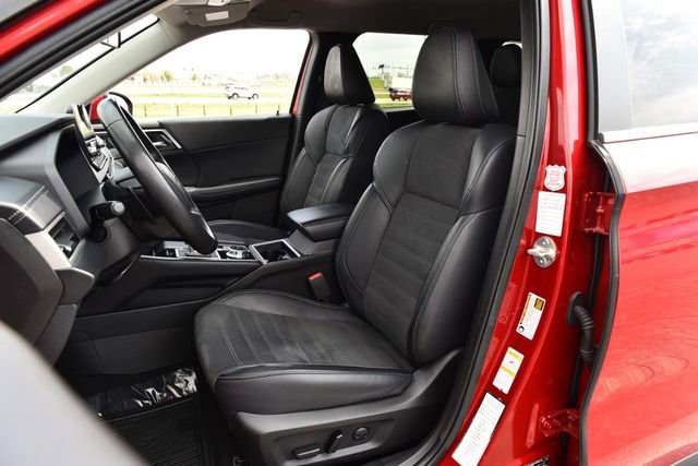 Used 2024 Mitsubishi Outlander SE Black Edition image 21