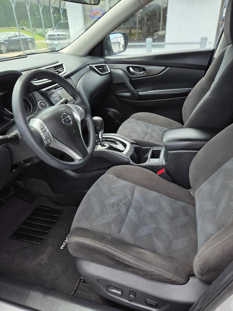 Used 2016 Nissan Rogue SV FWD image 12