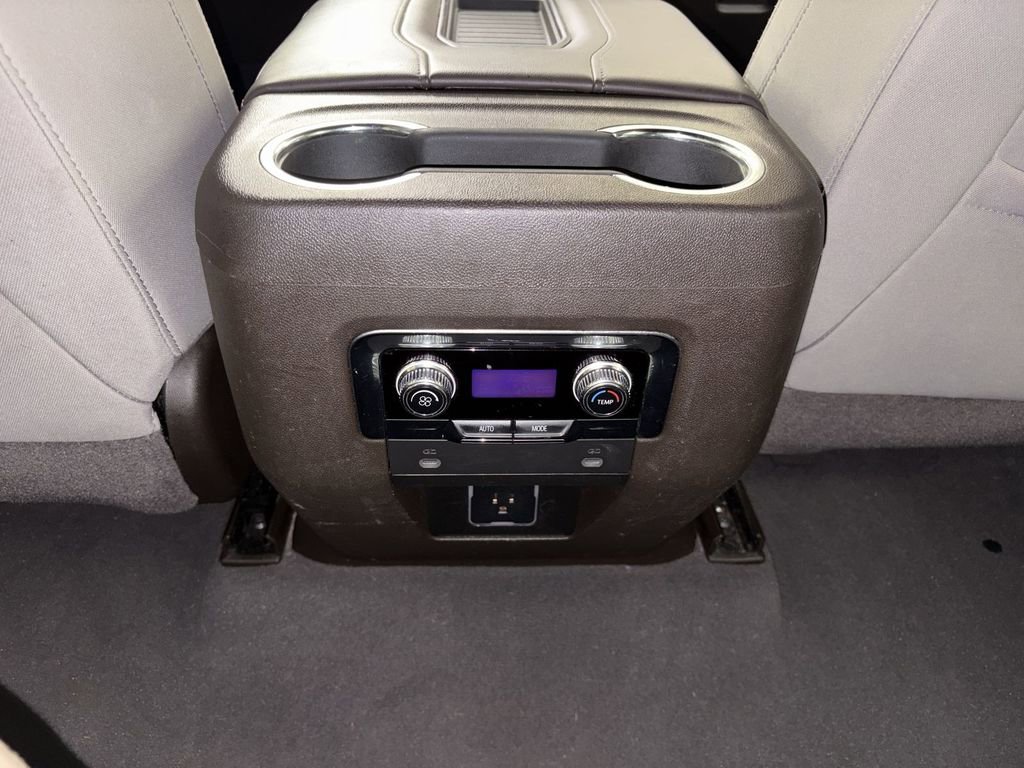 Used 2023 GMC Yukon XL SLE w/ Gmc Pro Safety Plus Package RWD image 22