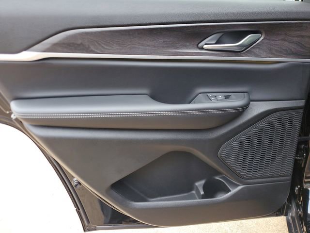 New 2025 Jeep Grand Cherokee L Limited w/ Black Appearance Package image 14