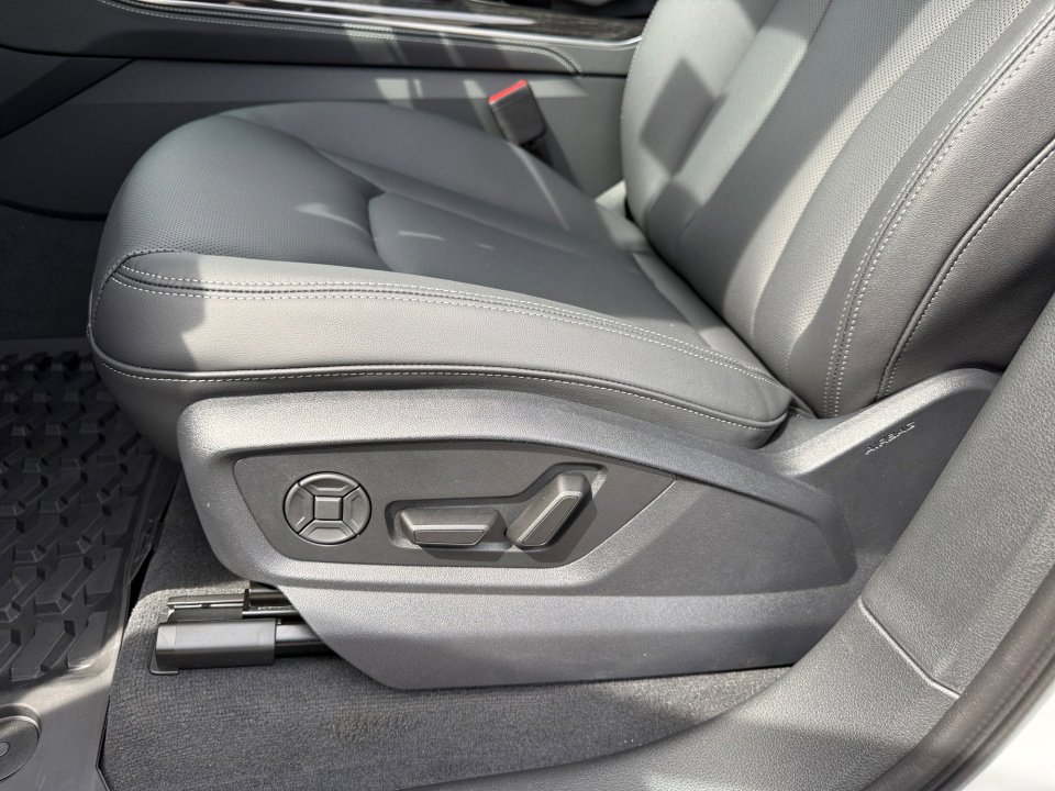 New 2026 Audi Q7 3.0T Premium Plus AWD/4WD image 30