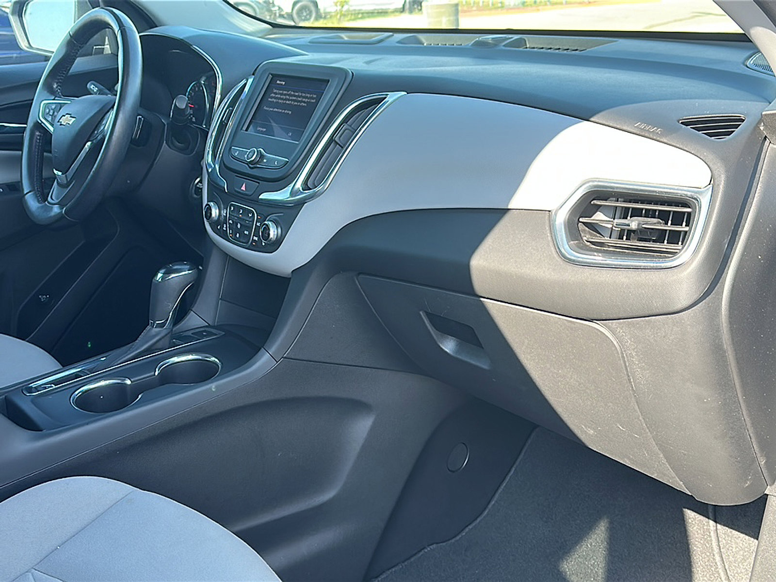 Used 2020 Chevrolet Equinox LT image 22