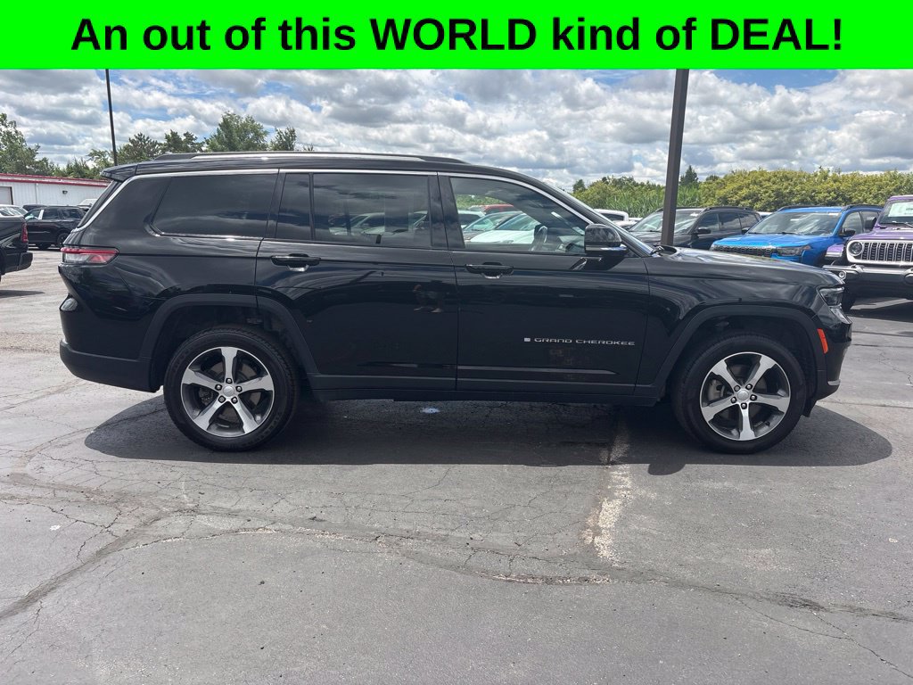Used 2023 Jeep Grand Cherokee L Limited AWD/4WD image 2